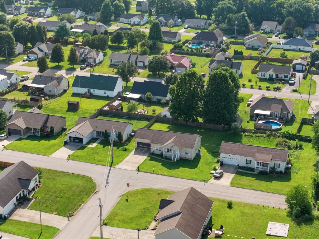 1976 Normandy Drive Columbia TN 38401