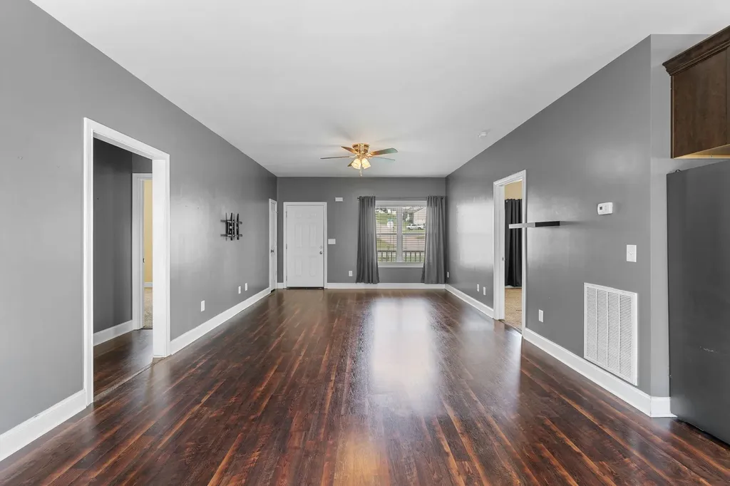1976 Normandy Drive Columbia TN 38401