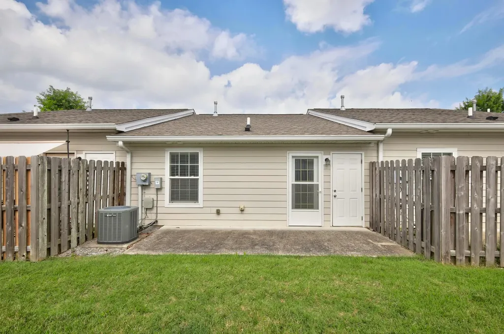 1040 Charlie Daniels Parkway Mount Juliet TN 37122
