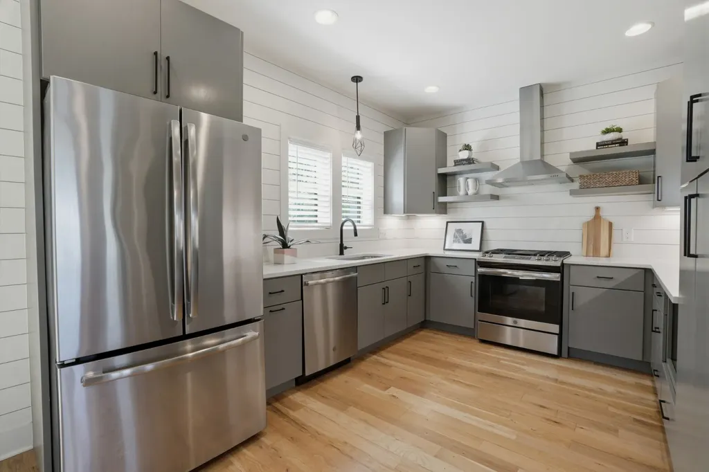 331 Woodycrest Avenue Nashville TN 37210