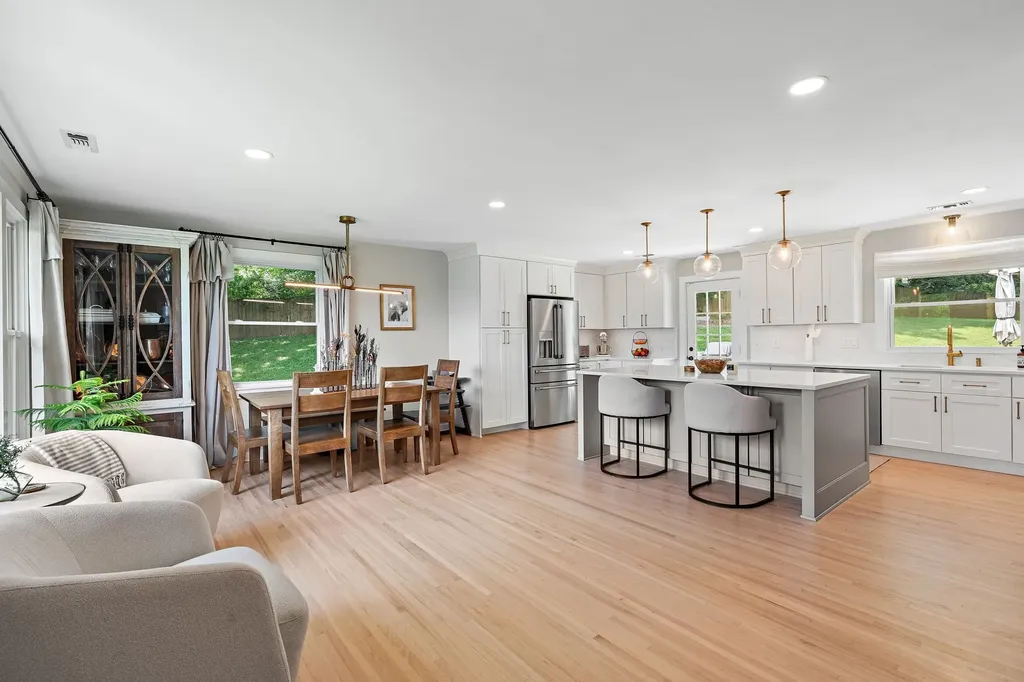 5028 Briarwood Drive Nashville TN 37211