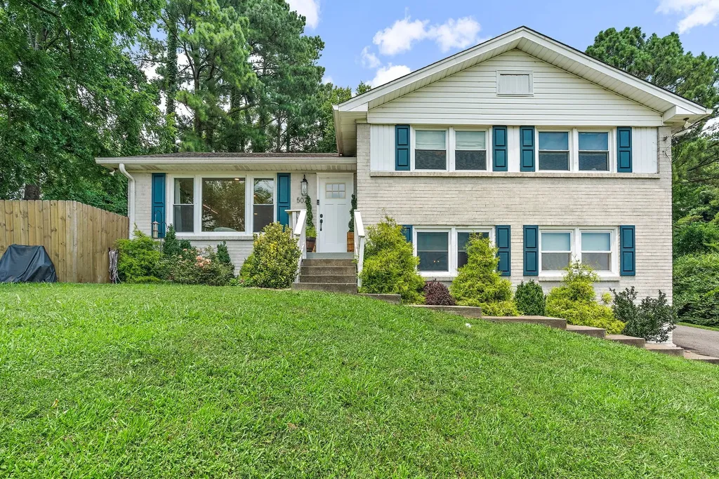 5028 Briarwood Drive Nashville TN 37211