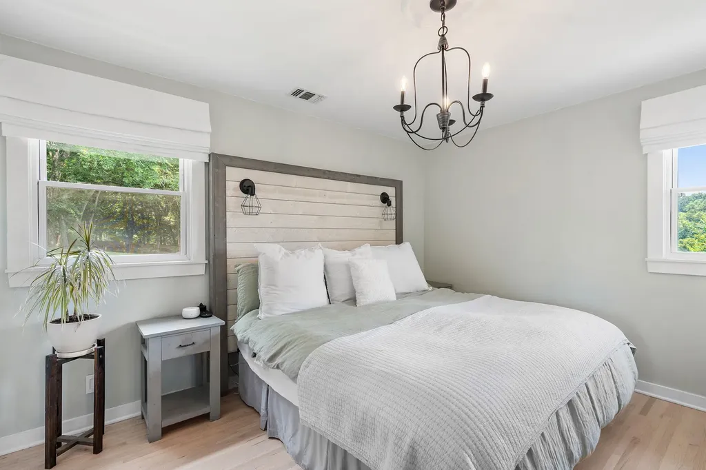 5028 Briarwood Drive Nashville TN 37211