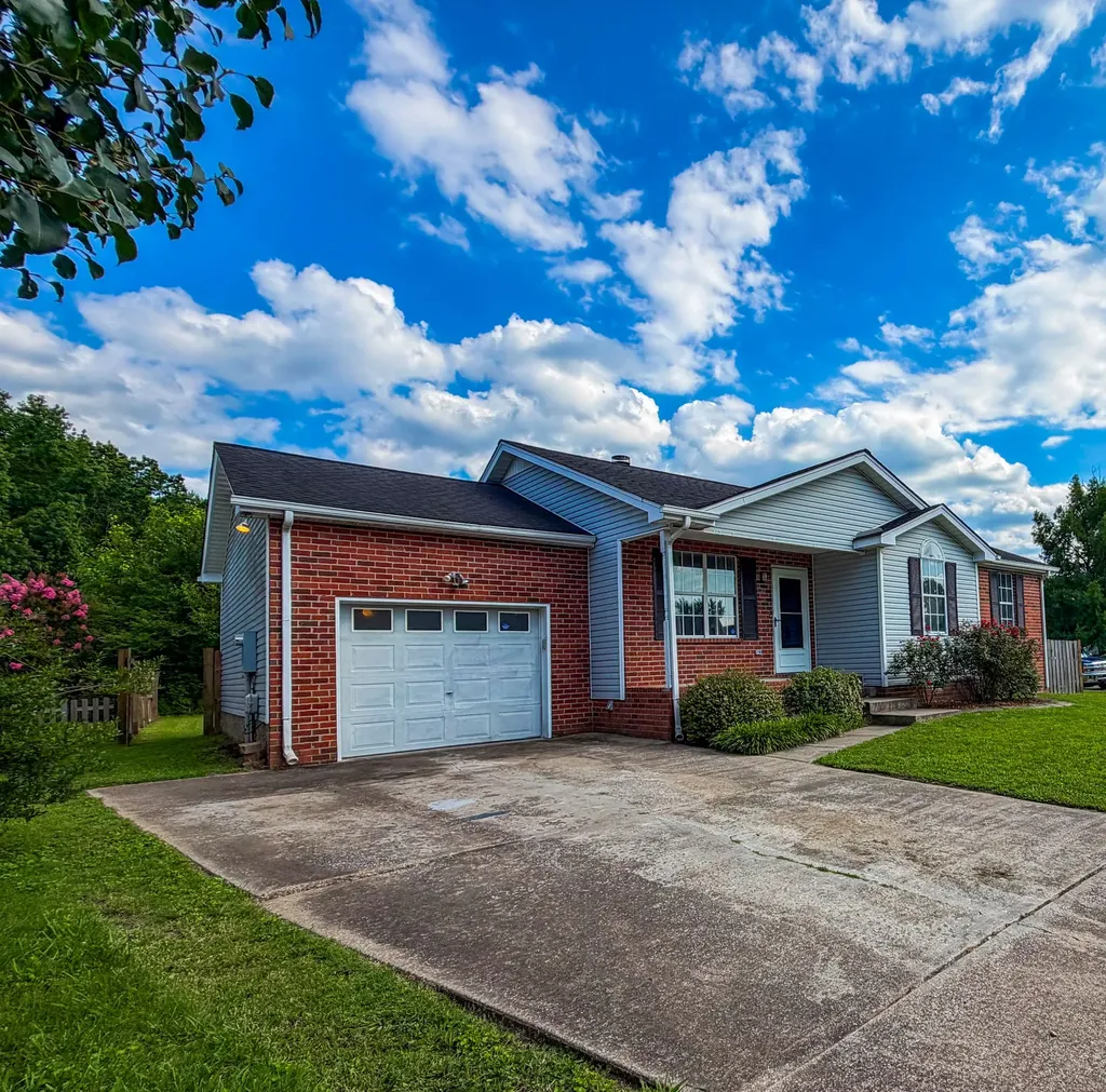 2039 Waterford Drive Old Hickory TN 37138