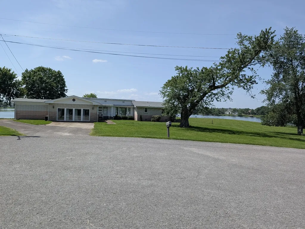 413 Private Drive Hendersonville TN 37075
