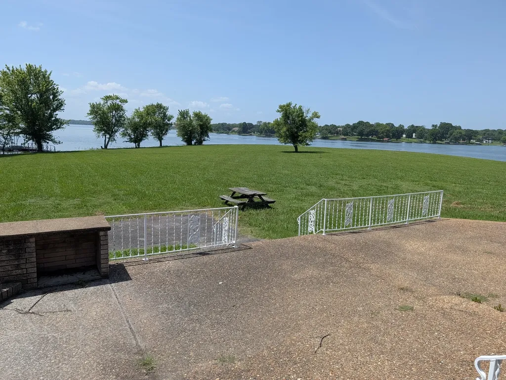 413 Private Drive Hendersonville TN 37075