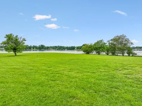 413 Private Drive Hendersonville TN 37075