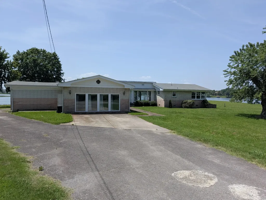 413 Private Drive Hendersonville TN 37075