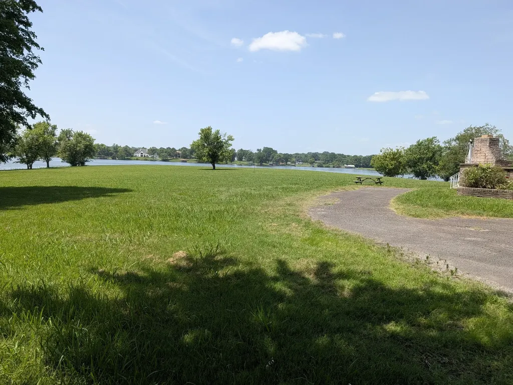 413 Private Drive Hendersonville TN 37075