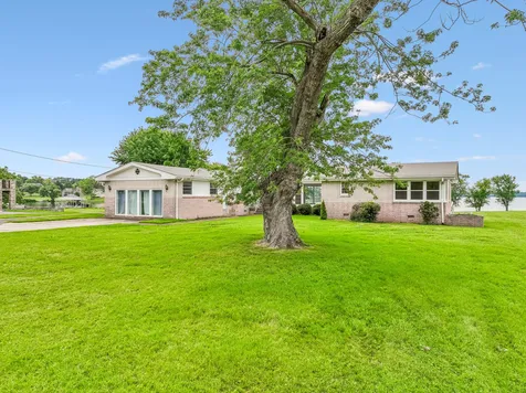413 Private Drive Hendersonville TN 37075