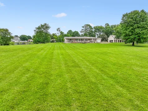 413 Private Drive Hendersonville TN 37075