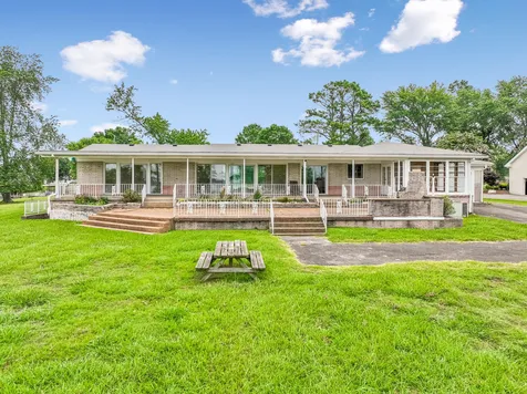 413 Private Drive Hendersonville TN 37075