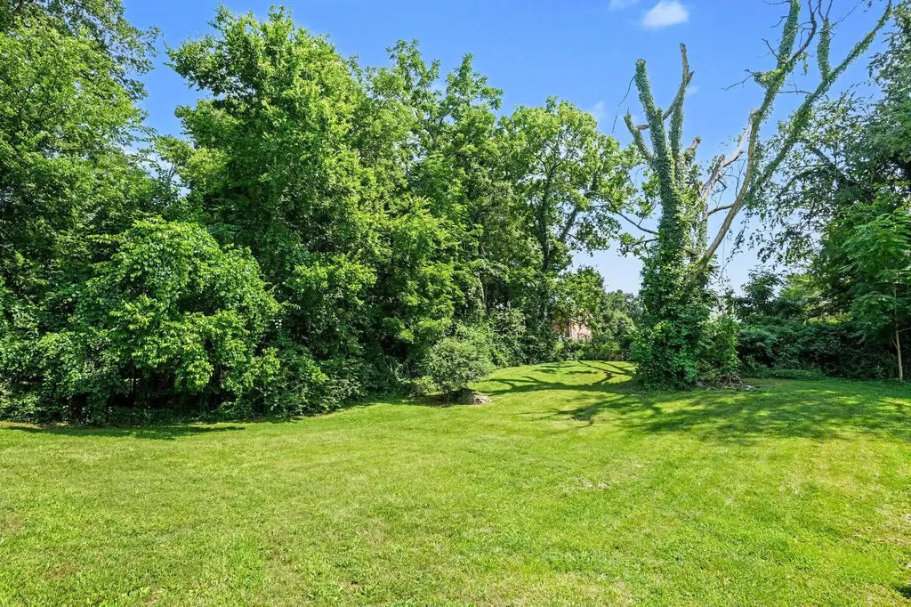 112 8th Avenue Columbia TN 38401