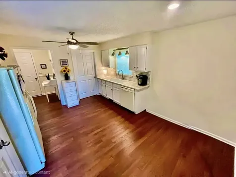 208 Greenwood Drive Paris TN 38242