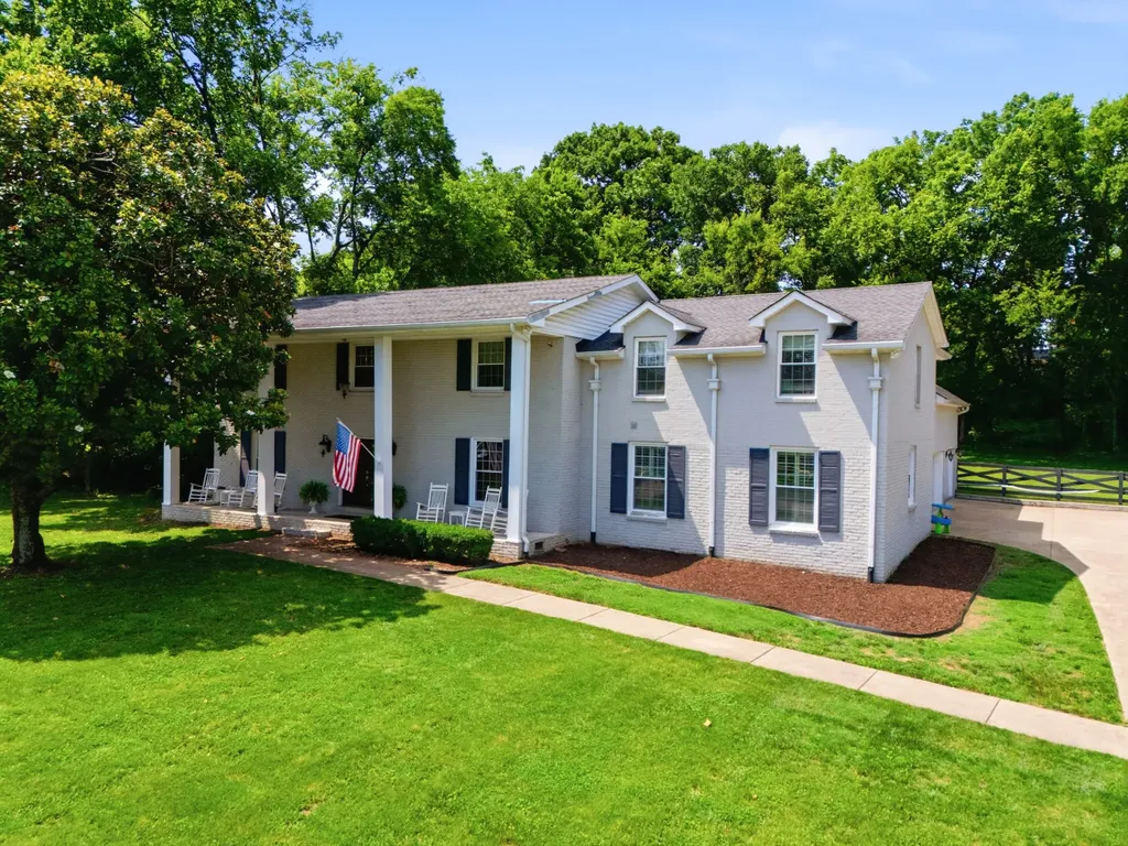5212 Williamsburg Road Brentwood TN 37027