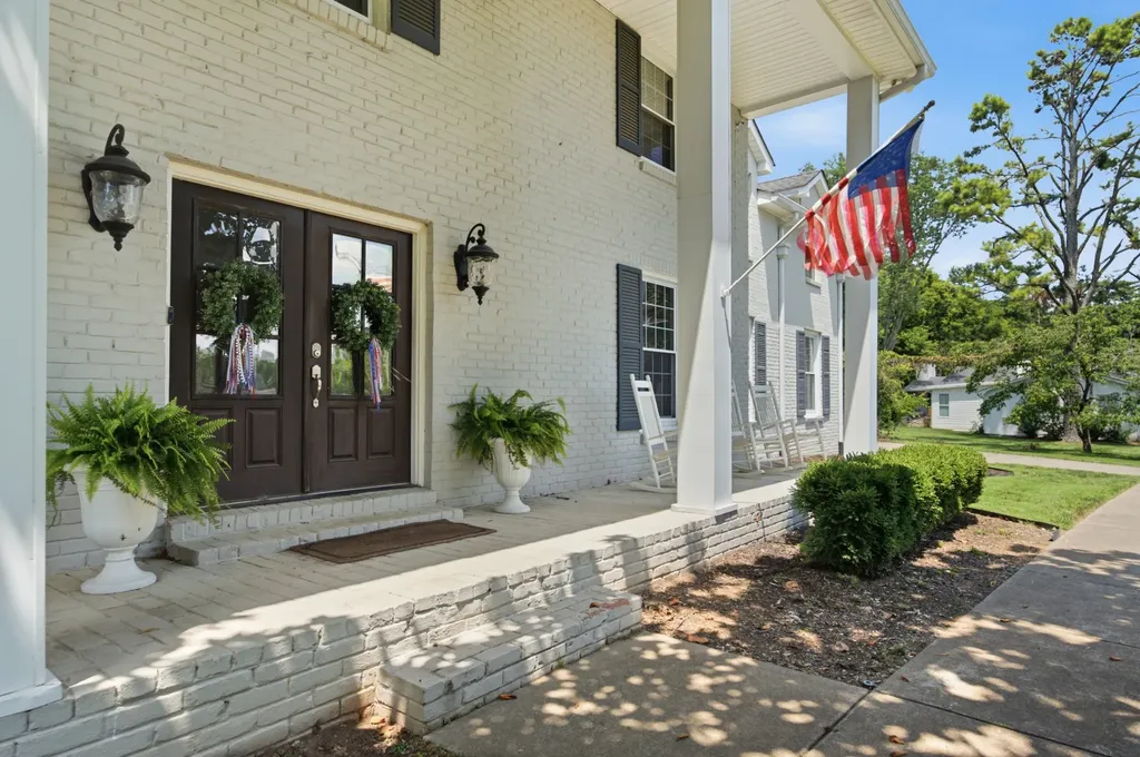 5212 Williamsburg Road Brentwood TN 37027