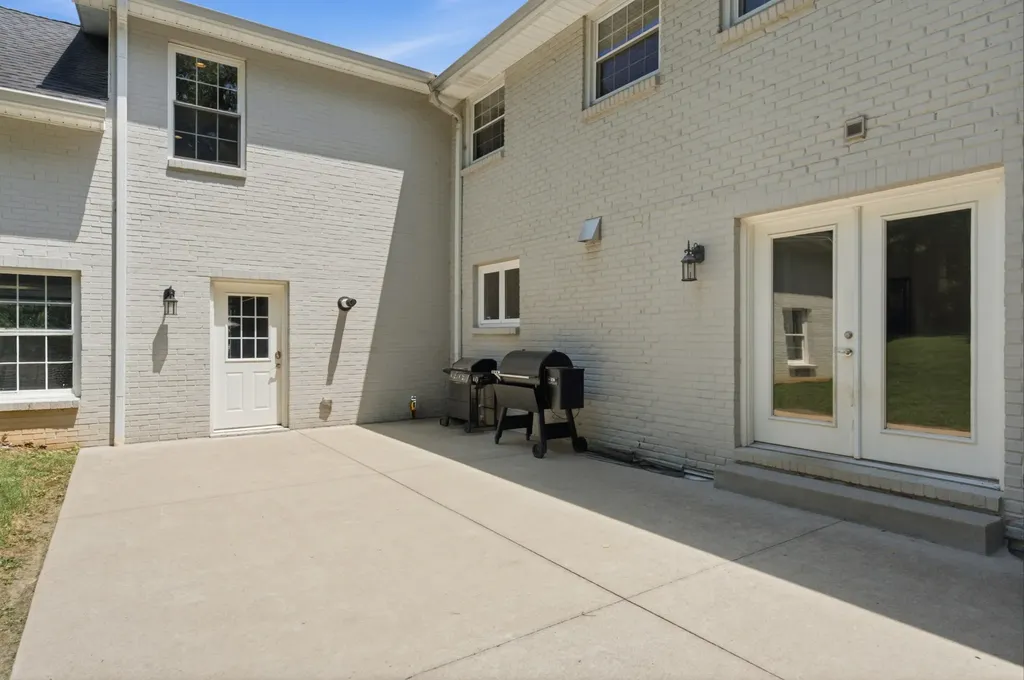 5212 Williamsburg Road Brentwood TN 37027