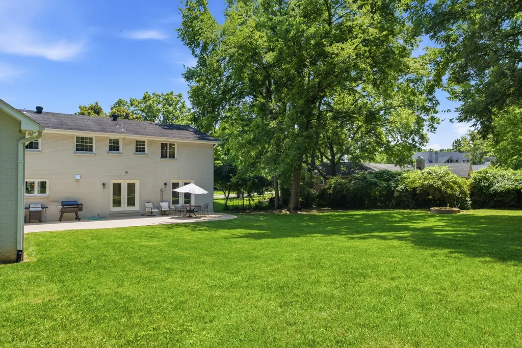 5212 Williamsburg Road Brentwood TN 37027