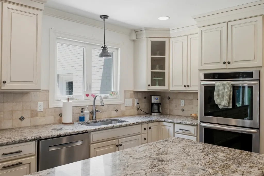5212 Williamsburg Road Brentwood TN 37027