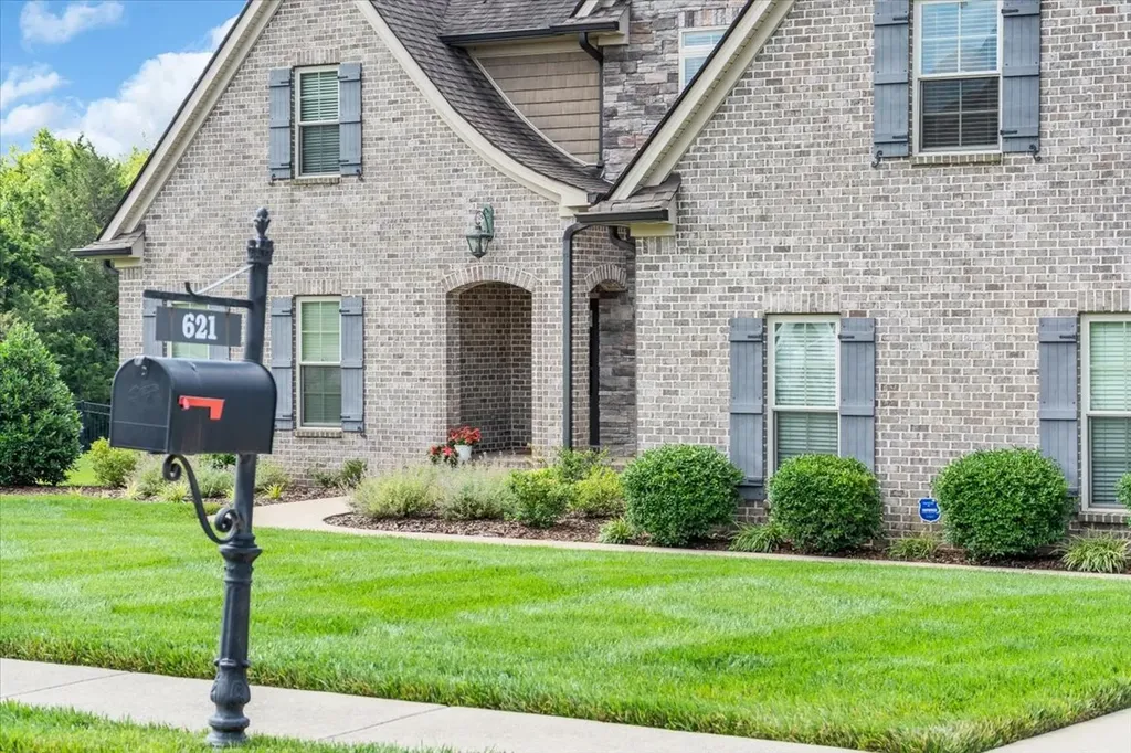 621 Tybarber Avenue Murfreesboro TN 37129