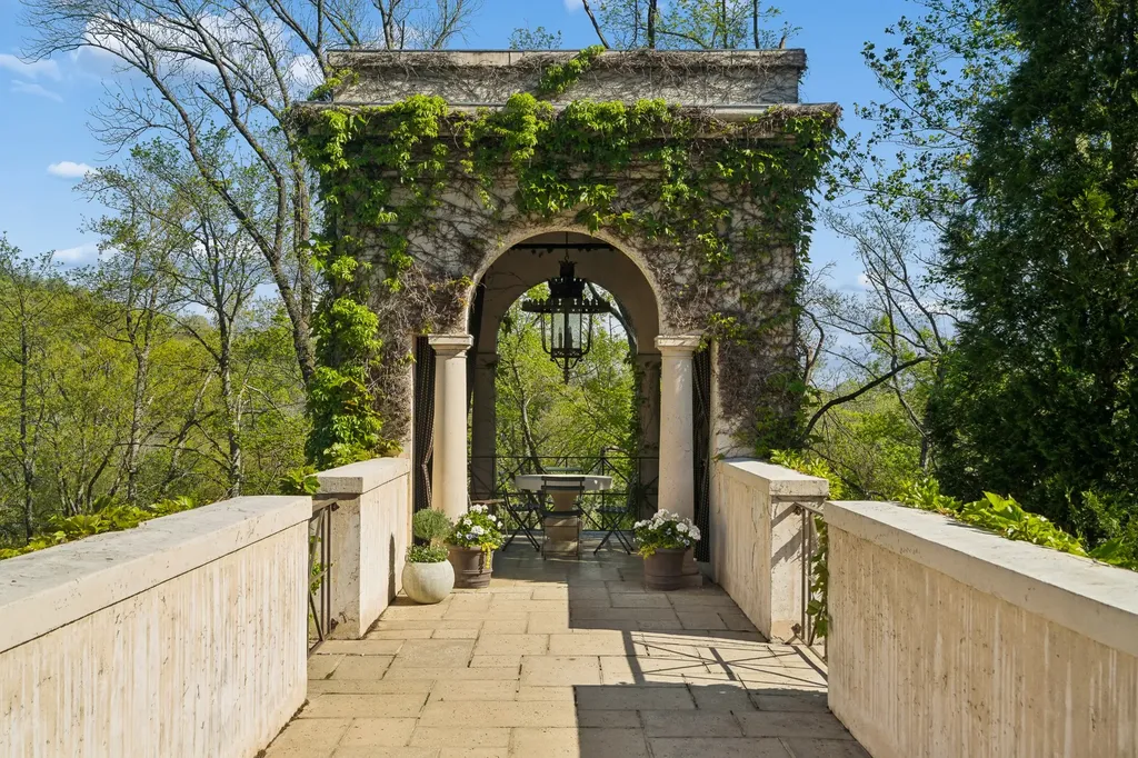 1500 Chickering Road Nashville TN 37215