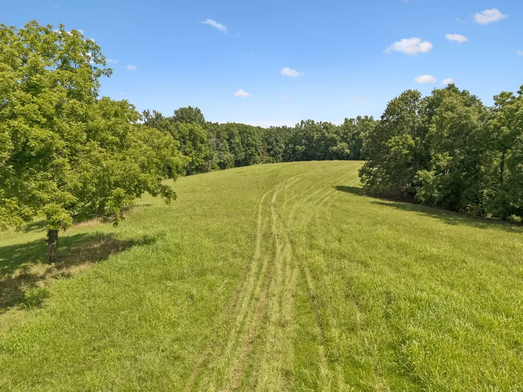 7700 Daugherty Capley Road Bon Aqua TN 37025