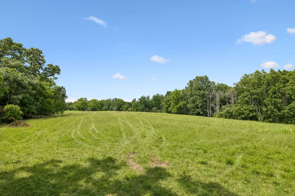 7700 Daugherty Capley Road Bon Aqua TN 37025