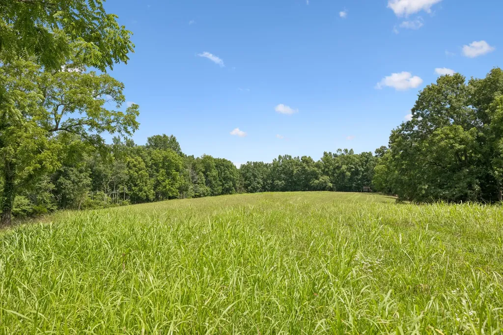 7700 Daugherty Capley Road Bon Aqua TN 37025