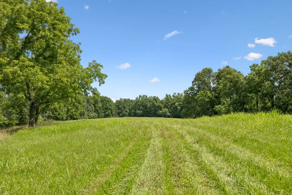 7700 Daugherty Capley Road Bon Aqua TN 37025