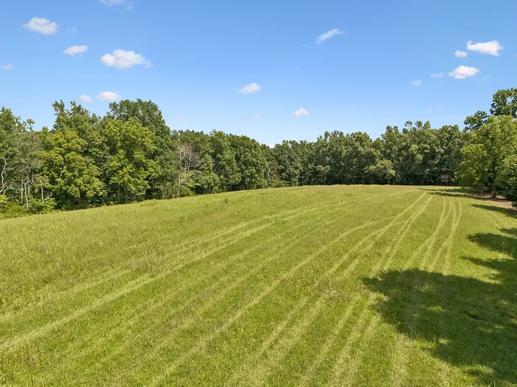 7700 Daugherty Capley Road Bon Aqua TN 37025