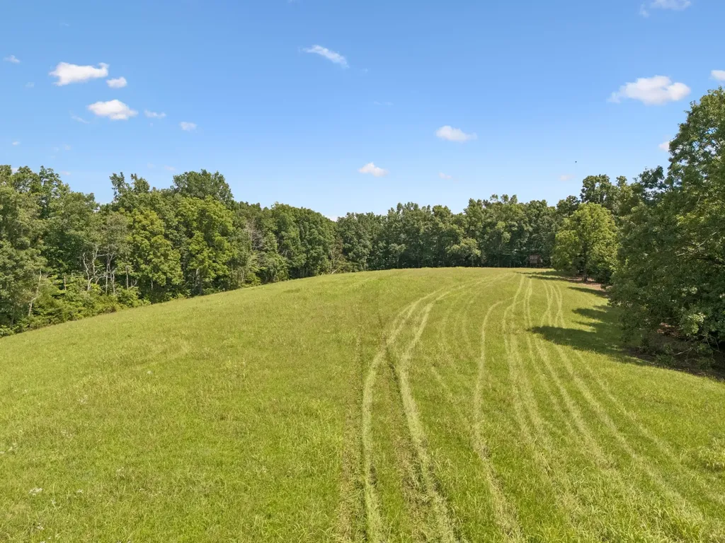 7700 Daugherty Capley Road Bon Aqua TN 37025