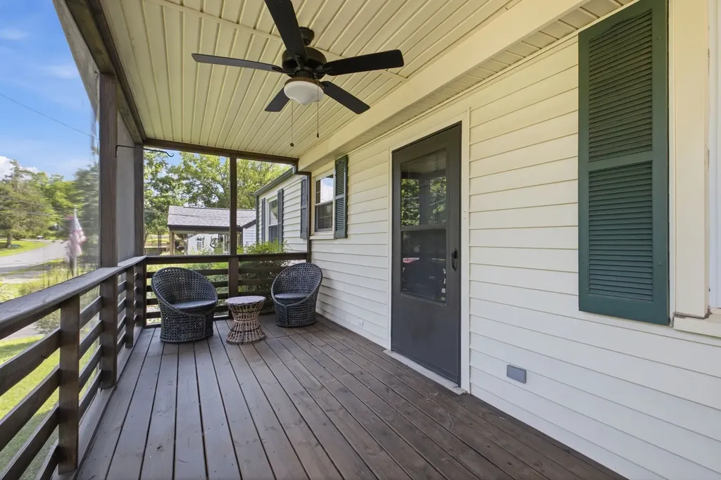 5615 Meadowcrest Lane Nashville TN 37209
