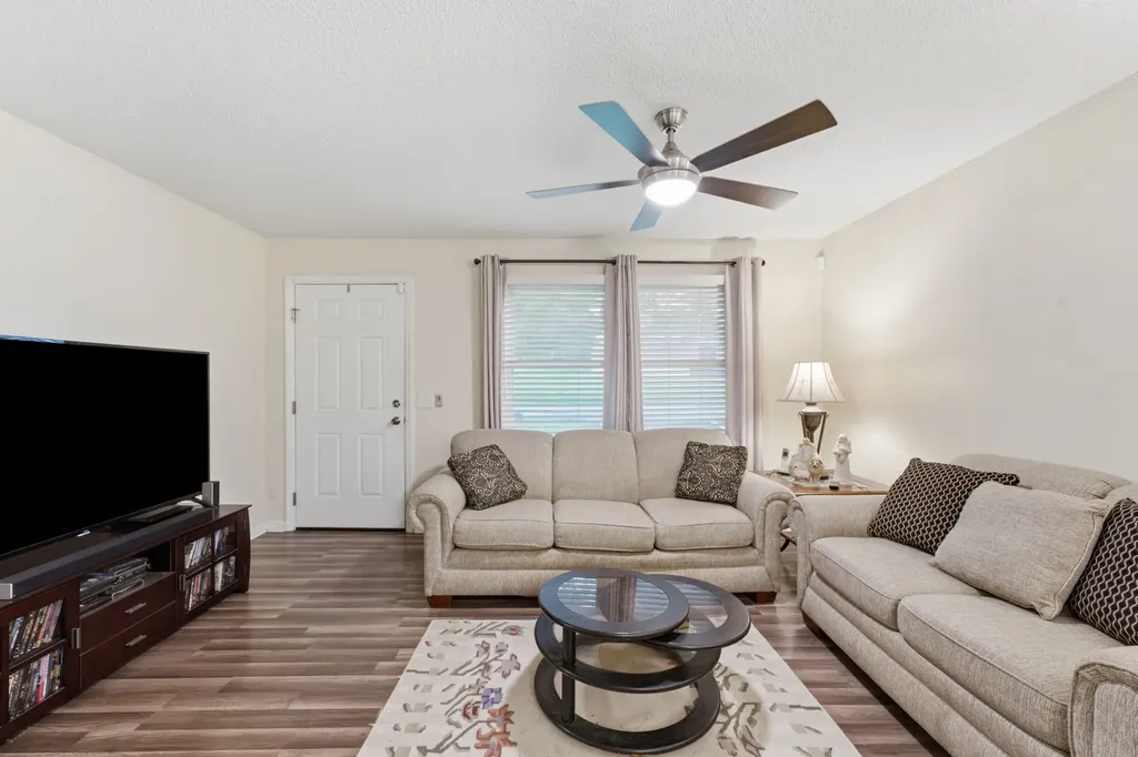 103 Earnhart Street Shelbyville TN 37160