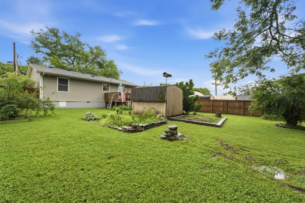 103 Earnhart Street Shelbyville TN 37160