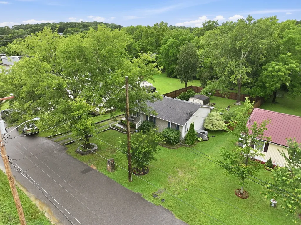 103 Earnhart Street Shelbyville TN 37160