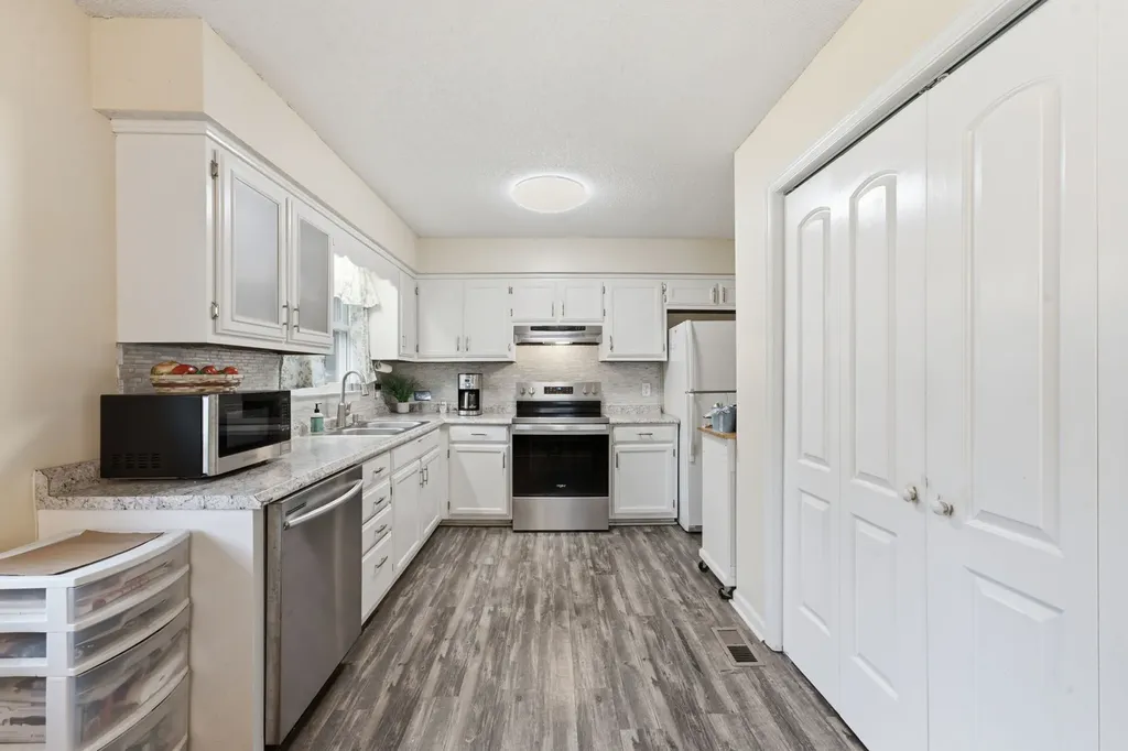103 Earnhart Street Shelbyville TN 37160