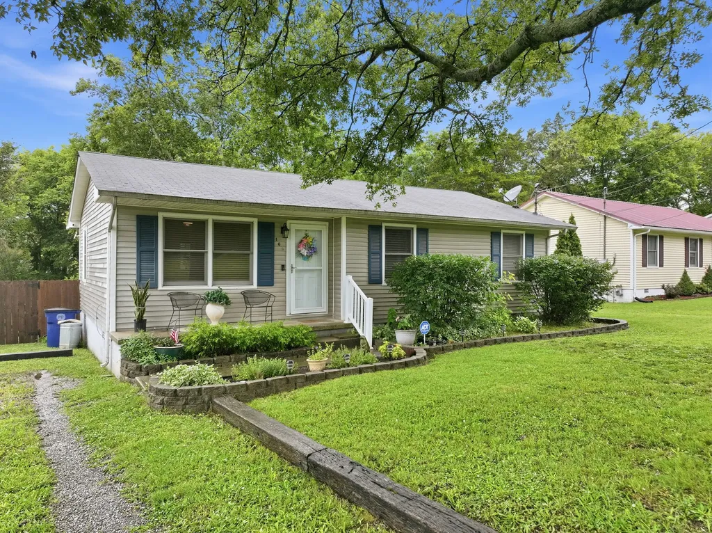 103 Earnhart Street Shelbyville TN 37160