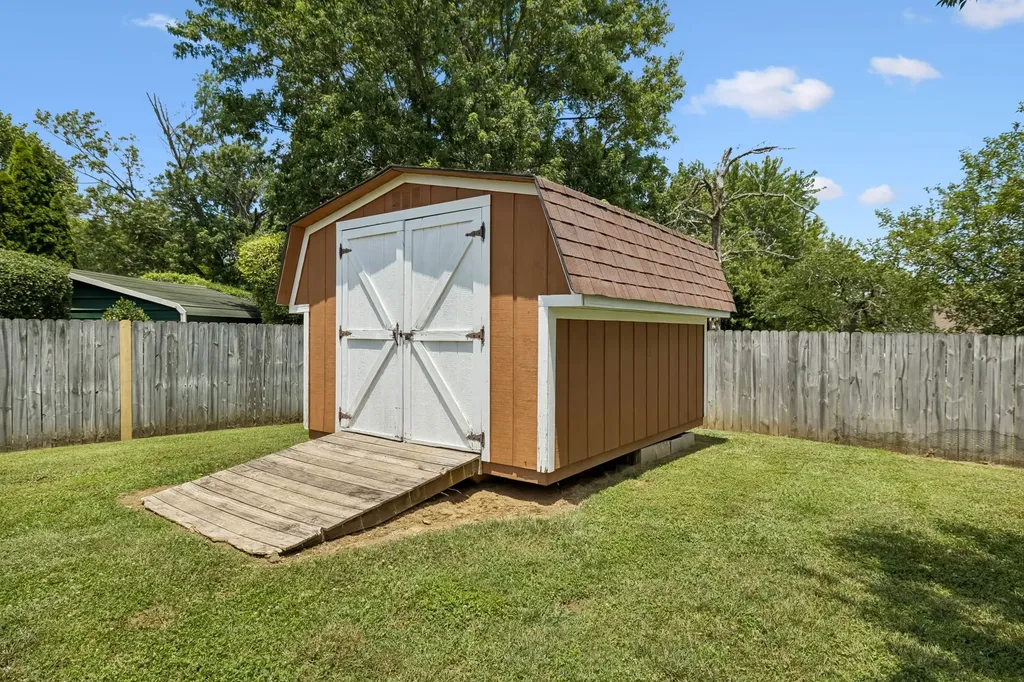 1423 Hilltop Drive Mount Juliet TN 37122