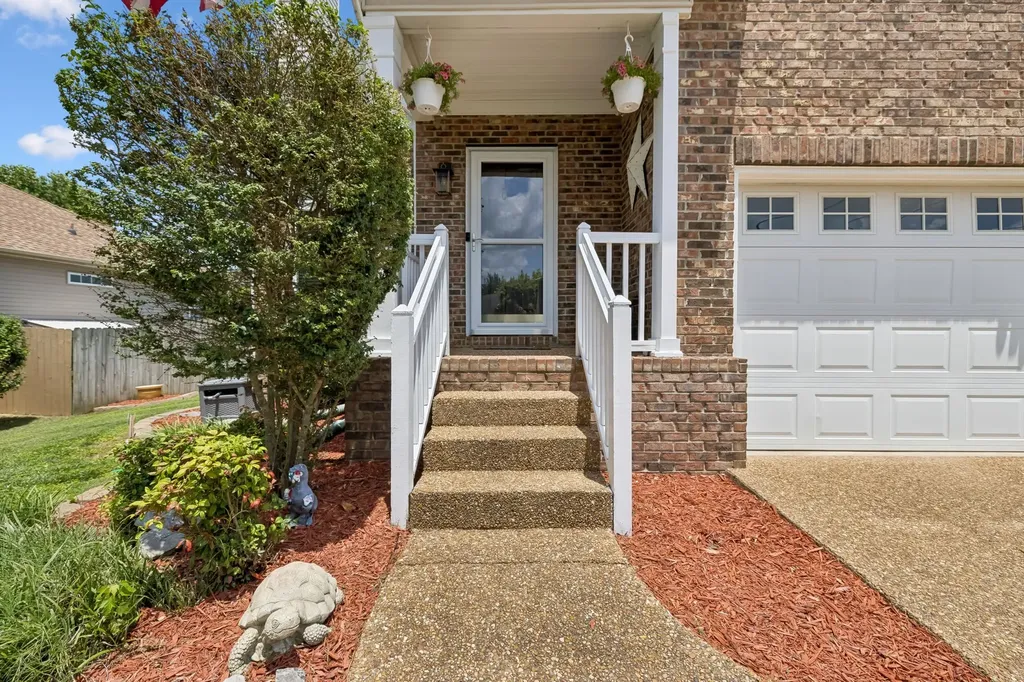 1423 Hilltop Drive Mount Juliet TN 37122