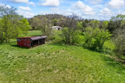 216 Old Wolf Hill Road Bethpage TN 37022