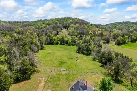 216 Old Wolf Hill Road Bethpage TN 37022