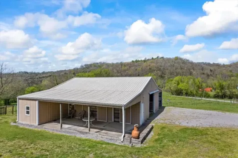 216 Old Wolf Hill Road Bethpage TN 37022