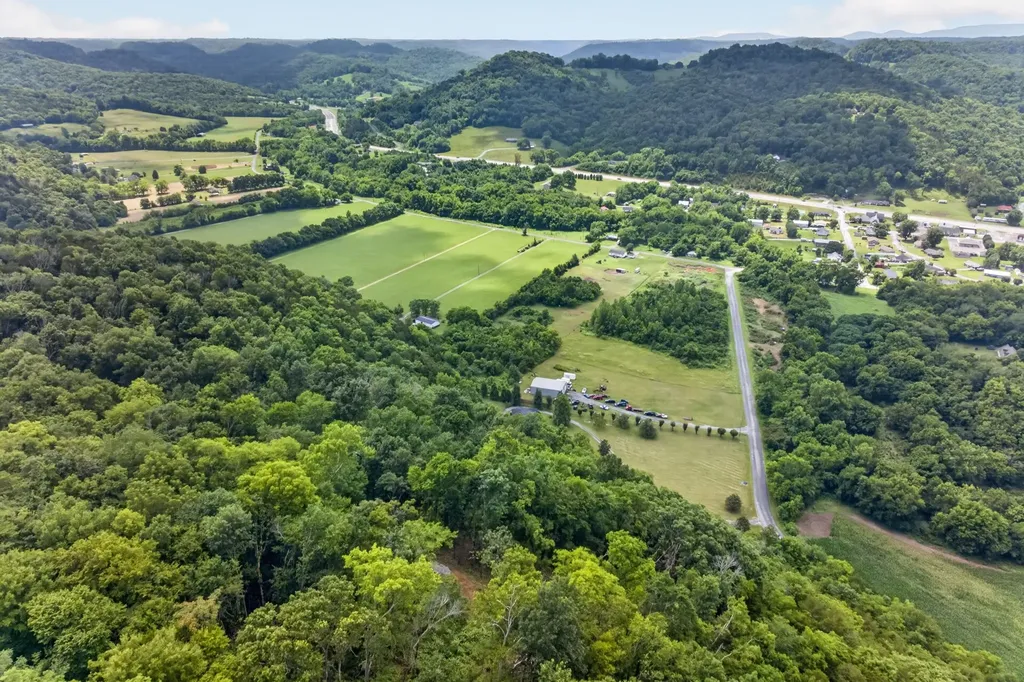 18 E Main Street Dowelltown TN 37059