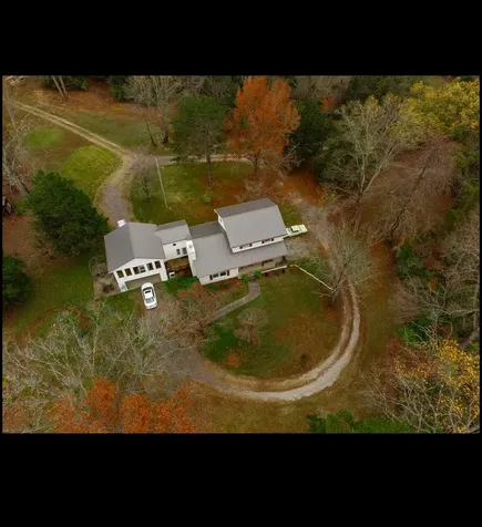 1125 Porter Road Burns TN 37029