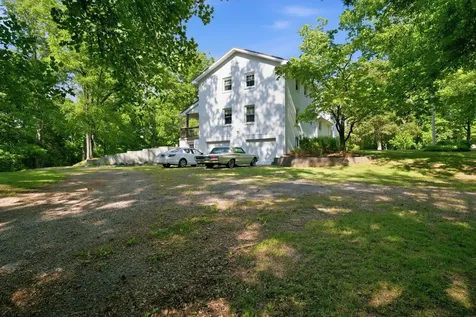 1125 Porter Road Burns TN 37029