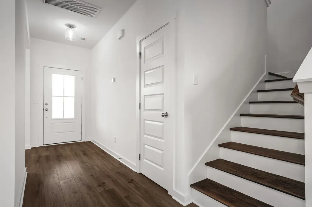 8266 Netterfield Drive White House TN 37188