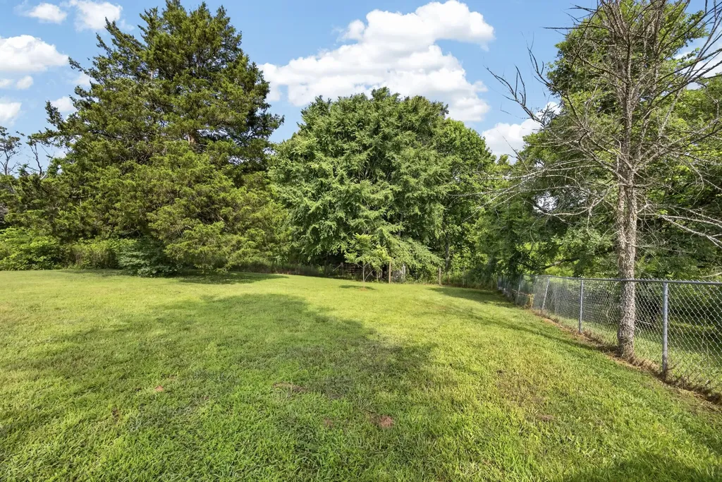 11393 Cookeville Boat Dock Road Baxter TN 38544