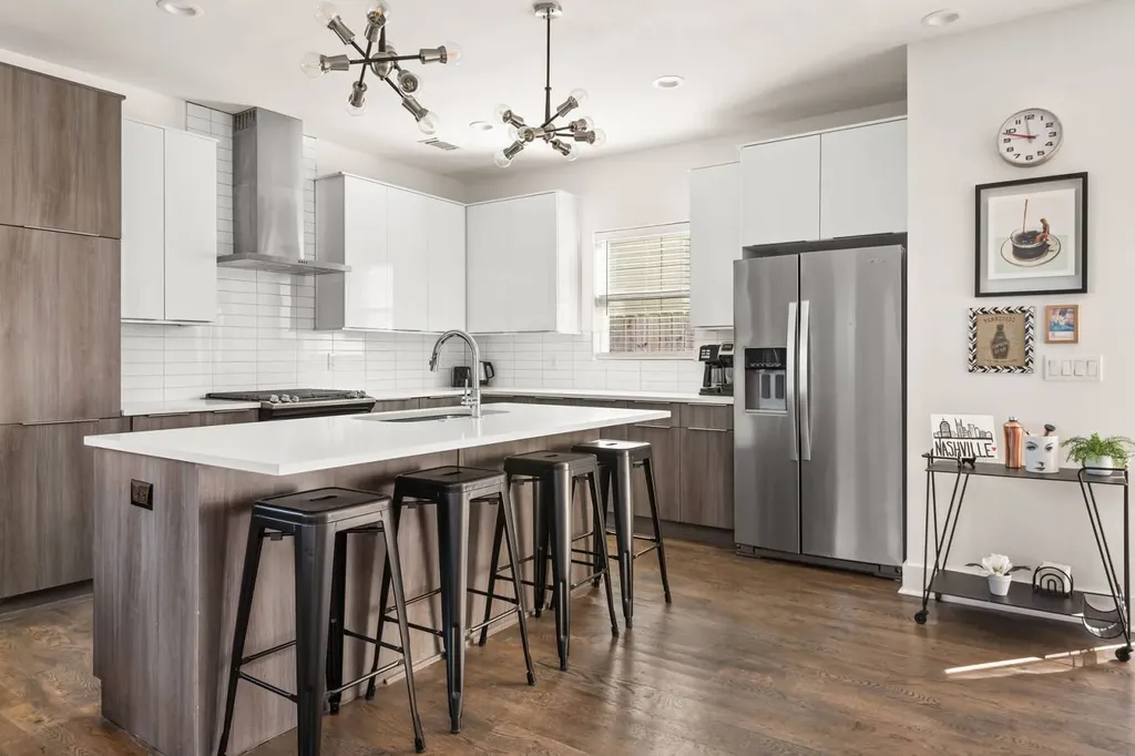 208 Myrtle Street Nashville TN 37206