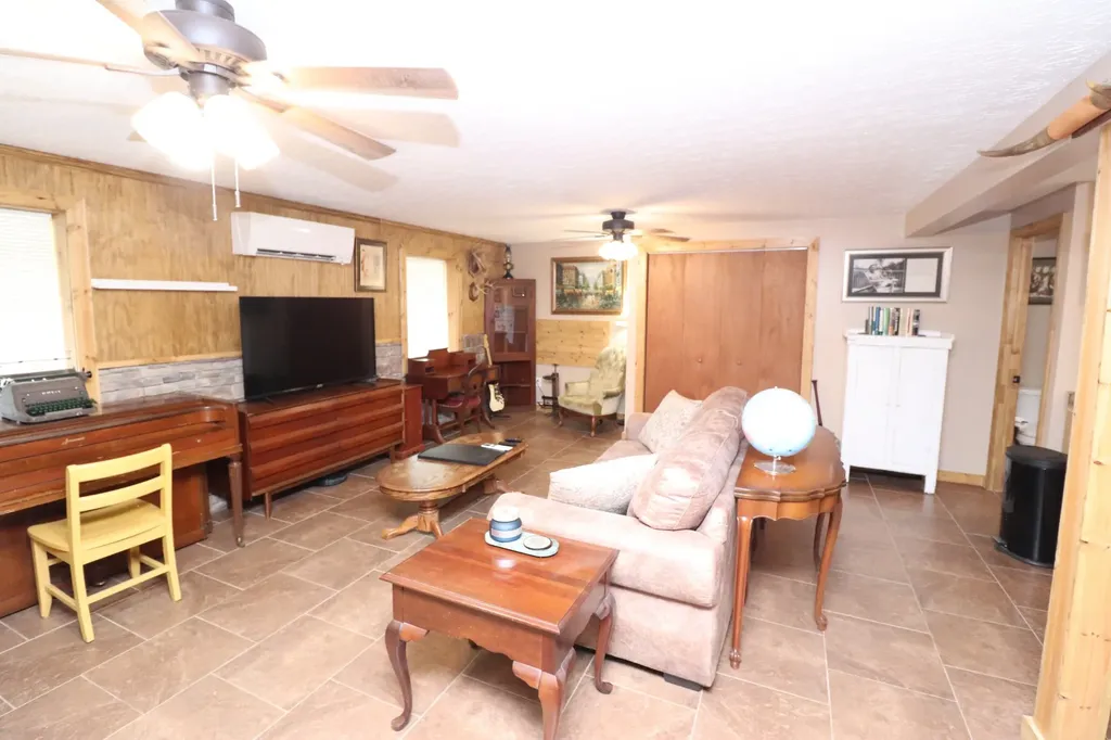 1000 Glasgow Branch Road Hartsville TN 37074