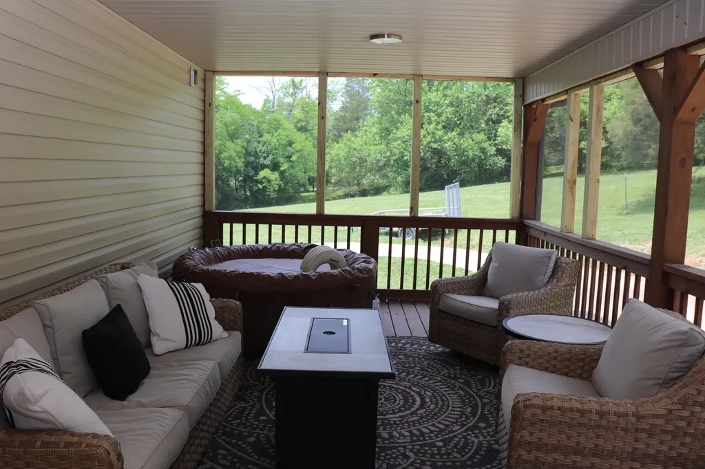 1000 Glasgow Branch Road Hartsville TN 37074